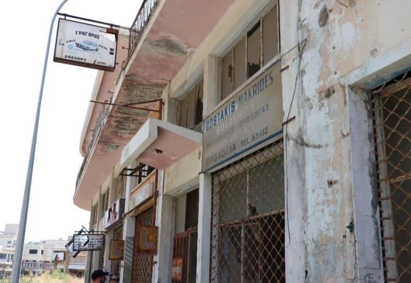 <p>Son dönemde çok sayıda Maraş'taki mal ve mülk sahibi Rum ve diğer ülke vatandaşlarının Taşınmaz Mal Komisyonuna başvuruda bulunduğunu belirten Tatar, şu anda da avukatları aracılığıyla açılma takvimi konusunda temas kurmaya çalıştıklarını ifade etti.</p><p><br></p>