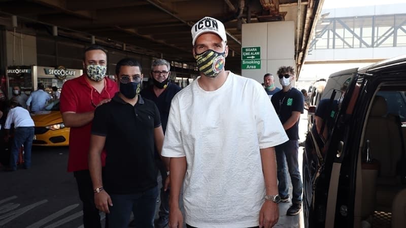 <p><b>EN SKORER İSİMLER</b><br></p><p><br></p><p>Filip Novak geride kalan sezonu 7’si ligde olmak üzere toplam 10 golle tamamladı. Real Madrid’in kaptanı Sergio Ramos da geride kalan sezonu 11’i ligde olmak üzere 13 golle noktaladı. İki futbolcu, Avrupa’nın en skorer savunmacıları arasında yer aldı.</p>