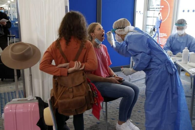 <p class='MsoNormal'>Bilim insanları tarafından bu mutasyonun virüse küresel  çapta yayılmaya sebep olabilecek bir biyolojik üstünlük sağladığı düşünülüyor.</p>