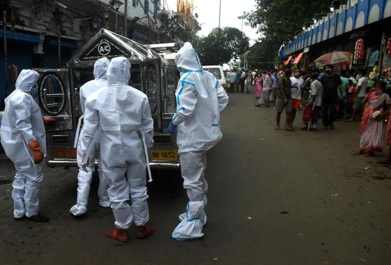 <p class='MsoNormal'>Dr. Korber'a göre D614G mutasyonu o kadar yaygın ki artık  yeni salgın D614G haline gelmiş durumda.</p>