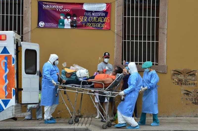 <p class='MsoNormal'>Uzmanlar geçirdiği değişikliğe rağmen D614G mutasyonunun var  olmasının devam eden aşı çalışmalarına etki etmeyeceği görüşünde.</p>