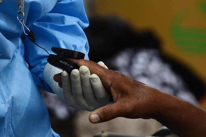 <p class='MsoNormal'>D614G, aşılarda kullanılacak antikor çalışmalarını  etkilemiyor. Sadece virüsün viral yükünü artırarak vücutta tutunmasını  kolaylaştırıyor.</p>