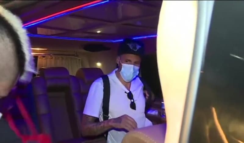 <p>Mert Hakan Yanda, Gkhan Gnl, Caner Erkin, Novak, Mame Baba Thiam, Sinan Gm' kadroya katan sar-lacivertli takm son olarak Jose Sosa'y da stanbul'a getirdi.</p>