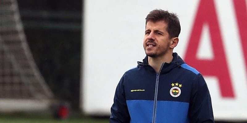 <p>Fenerbahe'nin fla transfer operasyonunda barol Emre Belzolu oynuyor ve hedefteki isimlerle bire bir grmeler salyor.</p>
