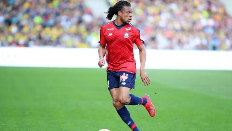 <p><b>LOIC REMY'E TEKLF YAPILDI!</b></p><p><br></p><p>Fenerbahe, son olarak Fransa Ligue 1 ekiplerinden Lille'de forma giyen ve szlemesi sona eren Loic Remy iin devreye girdi.</p>