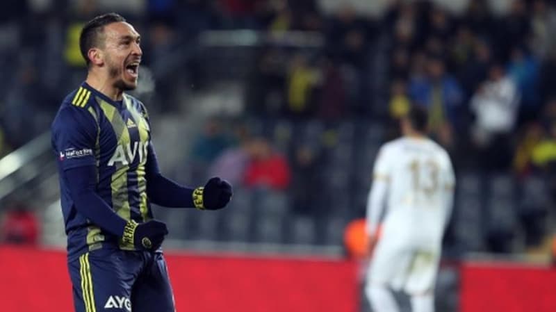 <p>Mevlüt Erdinç</p><p>Mevki: Forvet</p><p>Doğum tarihi:25 Şub 1987</p><p>33 yaşında</p>