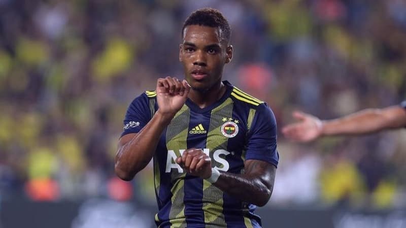 <p>Garry Rodrigues</p><p>Mevki: Sol / Sağ açık</p><p>Doğum tarihi:27 Kas 1990</p><p>29 yaşında</p>