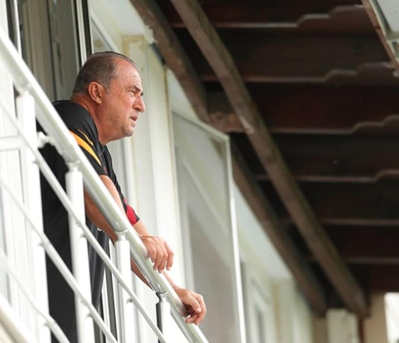 <p>Galatasaray, yeni sezon haz�rl�klar�na bir g�nl�k aran�n ard�ndan �ar�amba g�n� ger�ekle�tirece�i �ift antrenmanla devam edecek.</p>