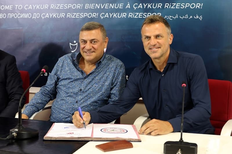 <p>İki futbolcu için de Teknik Direktör Stjepan Tomas'la yeniden yapılanma içine giren Karadeniz ekibinin vereceği yanıt bekleniyor.</p>