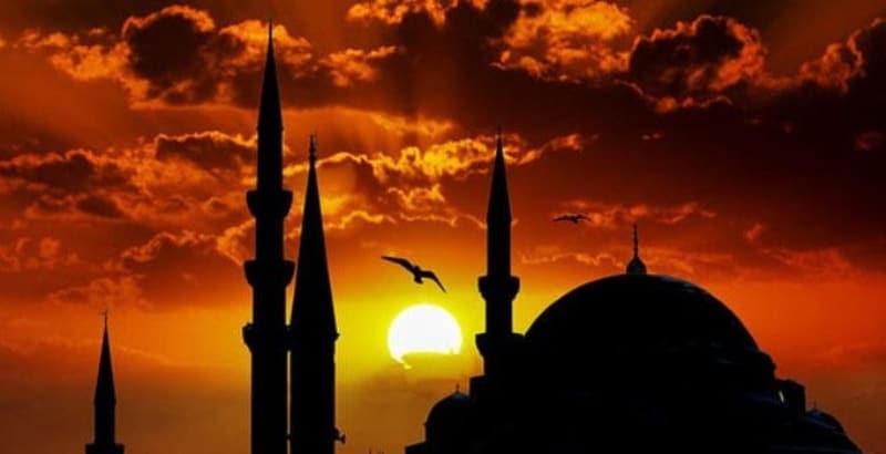 <p>– Hz. İbrahim'in ateşte yanmaması,</p><p><br></p>