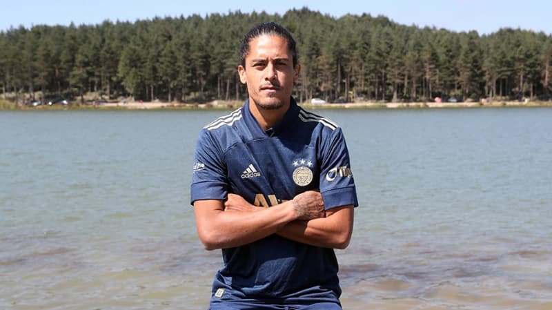 <p>“Açıkçası buraya gelmeden önce çok fazla zamanım olmadı. Muslera ile çok fazla konuşamadım. Her Türk kulübü için güzel şeyler söyledi, kendisi çok büyük bir karakter. Lugano benim için önemli bir referans, çok büyük bir futbolcu.”</p>