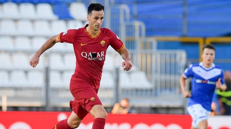 <p>Beşiktaş, 32 yaşındaki oyuncuyu kiralamayı planlıyor. Atletico Madrid ise sözleşmesinin bitimine 1 yıl kalan Hırvat futbolcuyu bonservisiyle elinden çıkarmak istiyor</p>