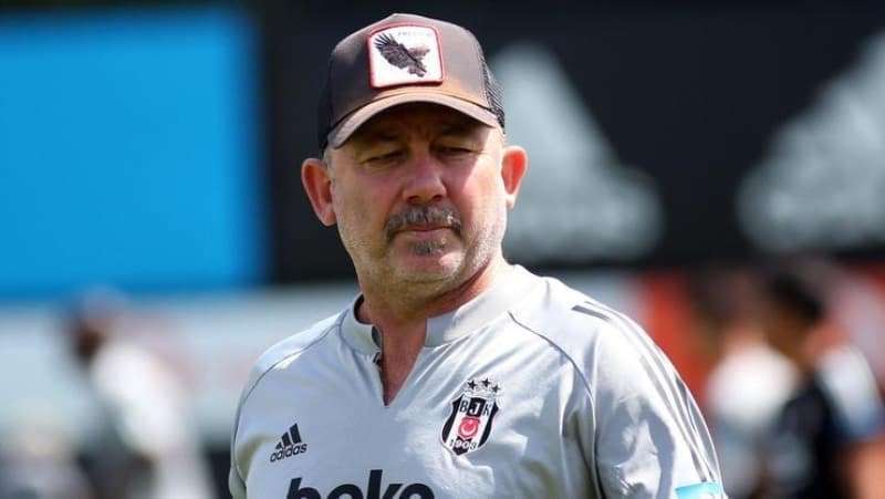 <p>Beşiktaş'ta Sergen Yalçın, Kalinic transferini ısrarla istiyor. </p>