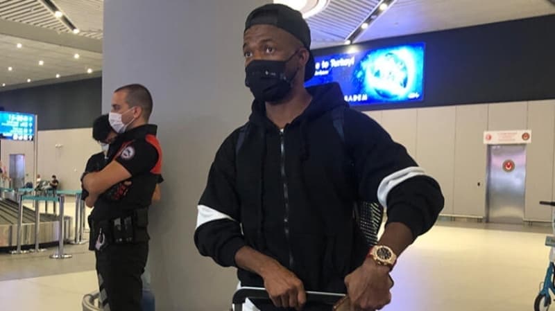 <p>Fenerbahçe, Lemos transferinin ardından Ekvadorlu golcü Enner Valencia'yı da İstanbul'a getirdi.</p>