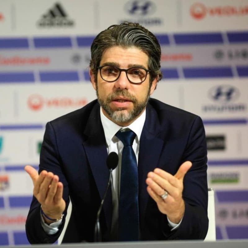 <p>Lyon'da Sportif Direktör olarak görev yapan Brezilyalı efsane futbolculardan Juninho'nun tansferi ısrarla istediği öğrenildi. </p>