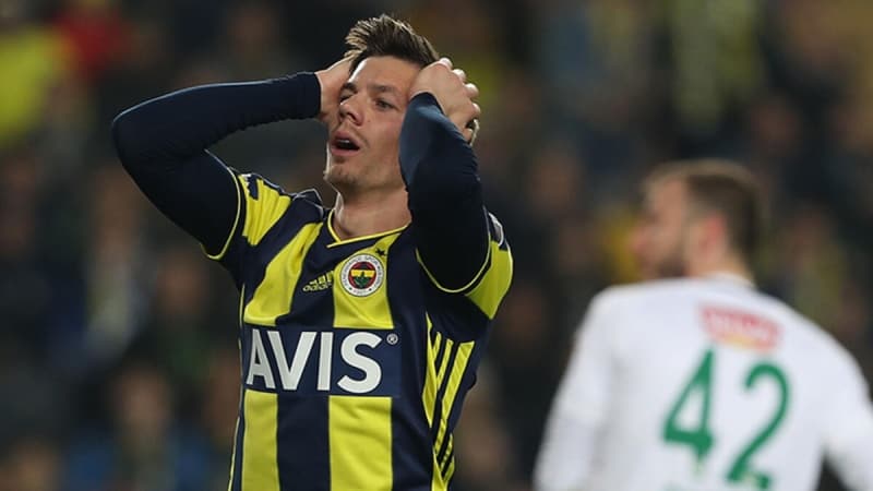 <p>Ge�ti�imiz sezon F.Bah�e formas�yla <b>17 ma�ta 2 gol, 1 asistlik</b> katk� yapan Zajc'�n bu sezon tak�mda yer bulmas� da olduk�a zor.</p>