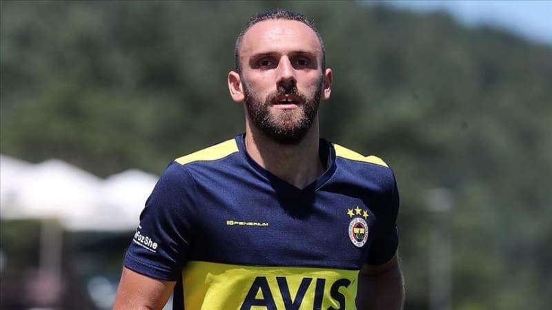 <p><b>KANARYA GER� ADIM ATMIYOR</b></p><p><br></p><p><b>Fenerbah�e</b>, <b>Lazio </b>ve <b>Vedat Muriqi </b>��geninde d���m bir t�rl� ��z�lemiyor.&nbsp;</p>