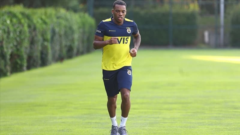 <p><b>GARRY RODRIGUES:</b> Getiimiz yl kt bir grafik izen, bu yl da kamplarda vasatn zerine kamayan Rodrigues’in bir de yksek maa almas kendisini gidecek isimler arasna soktu.</p>