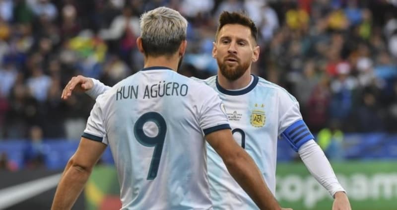 <p>�ngiliz devi, Messi'ye 250 milyon euro imza paras� teklif etti.</p>