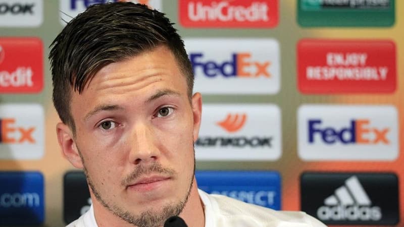 <p>Geen sezon Galatasaray’n bir sre lisansn askya ald Linnes, daha sonra yaanan sakatlklar zerine yeniden takmda forma ans bulmay baarmt. Ancak yeni sezon iin ayrlma ihtimali yksek grnyor.</p><p><br></p><p>Akam</p>