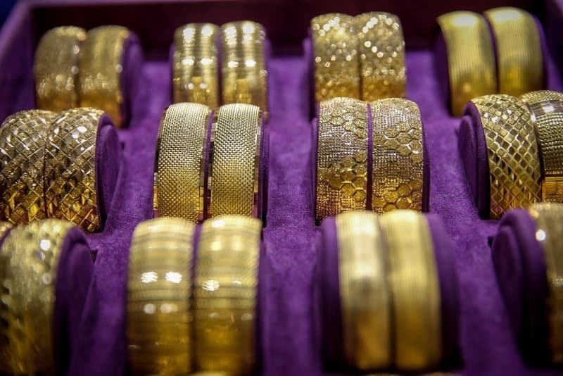 <p><b>ALTIN ONS FİYATI ANLIK</b></p><p><b><br></b></p><p>ALIŞ: 1.963,03 TL</p><p>SATIŞ: 1.964,45 TL</p>