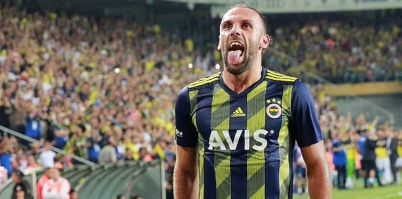 <p><b>Sizce Vedat takmda kalacak m? </b></p><p><br></p><p>Lazio bize bir kez teklif iletti. Biz de onlara kar teklif sunduk. ayet istediimiz artlar oluursa satabiliriz. Ama dediim gibi u an herhangi bir pazarlk yok.</p>