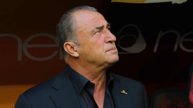 <p>Verona'nın Benassi'ye teklif yaptığı vurgulanırken oyuncunun Verona'ya gitmeyi kabul ettiiği fakat devreye Fatih Terim'in girerek oyuncuyu Galatasaray'a transferi konusunda ikna ettiği bilgisi verildi.</p>