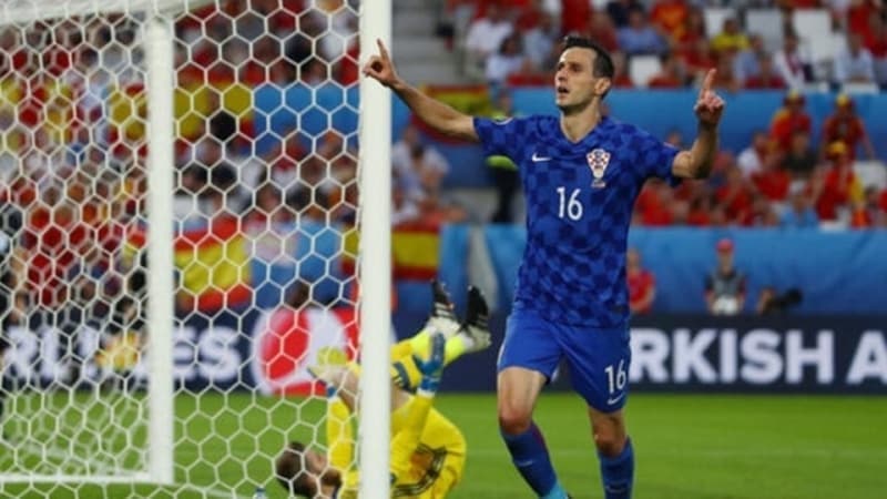 <p>Kalinic milli formayı 42 kez giyerek önemli bir başarıya imza attı.</p>