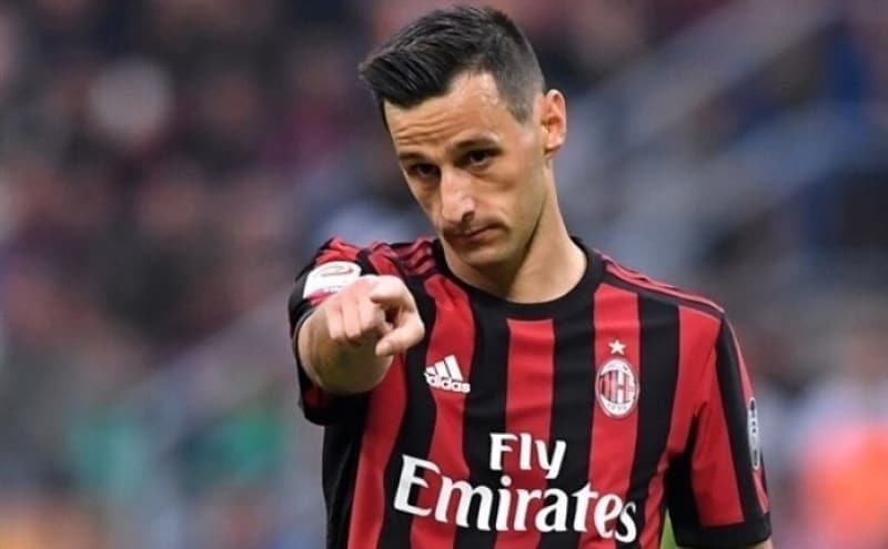 <p>Son olarak <b>Beşiktaş</b>, oyuncuya <b>yıllık 1.8 milyon euro </b>önermiş ancak bu teklif kabul görmemişti.</p>