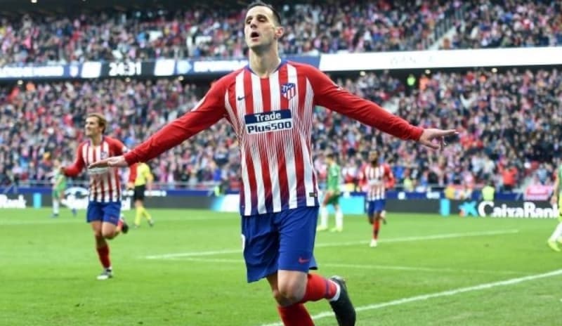 <p>Ardından Fiorentina, Milan, Atletico Madrid ve Roma gibi önemli takımların formalarını giydi.</p>