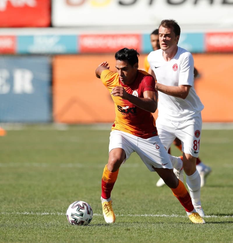 <p><b>ÇİFT FORVET DE DENEDİ</b><br></p><p><br></p><p>Fatih hoca ileride <b>Diagne-Falcao </b>ikilisinden birini tercih edecek. </p>