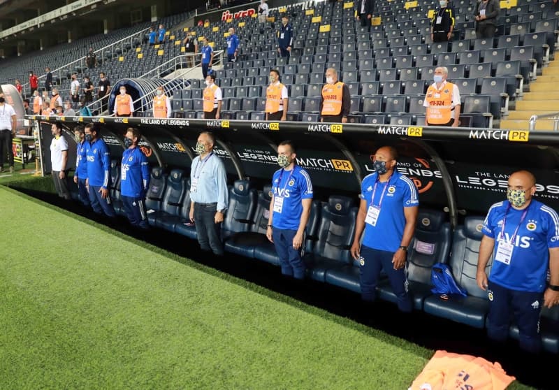 <p><b>CİDDİ TASARRUF SAĞLANACAK</b></p><p><br></p><p>Fenerbahçeli kurmaylar, kadroda daralmaya giderek ciddi tasarruf sağlamayı hedefliyor. Aynı zamanda harcama limiti konusunda da bir nebze rahatlama bekleniyor.</p>