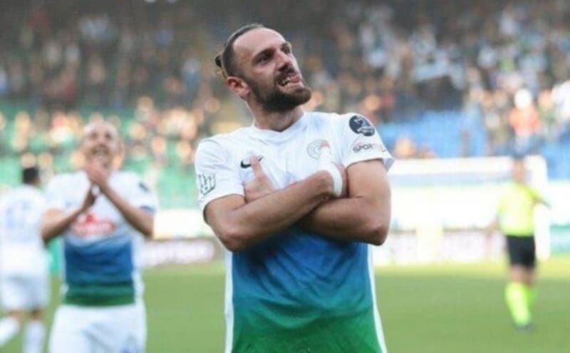 <p>Ardndan <b>600 bin euroya Rizespor’a </b>giden Vedat Muriqi’nin yldz Kosova Milli Takm ve Fenerbahe formasyla att gollerden sonra parlad.</p>