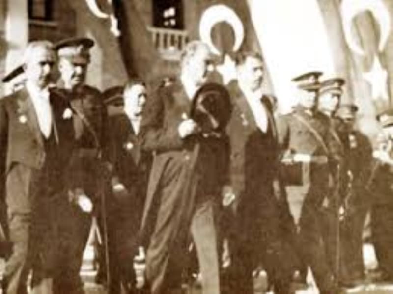 <p>Bugün günlerden 9 Eylül; Bugün günlerden İzmir; Bugün günlerden Türkiye; Bugün günlerden özgürlük! Kutlu olsun!</p>