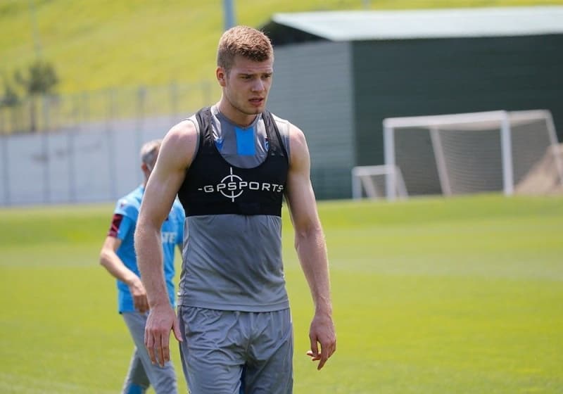 <p>Alexander Sörloth'un transferi konusunda kulübün menfaatleri doğrultusunda RB Leipzig'in teklifiğini değerlendirmeye alacağını açıklayan Trabzonspor'a gelen teklif ortaya çıktı.</p>