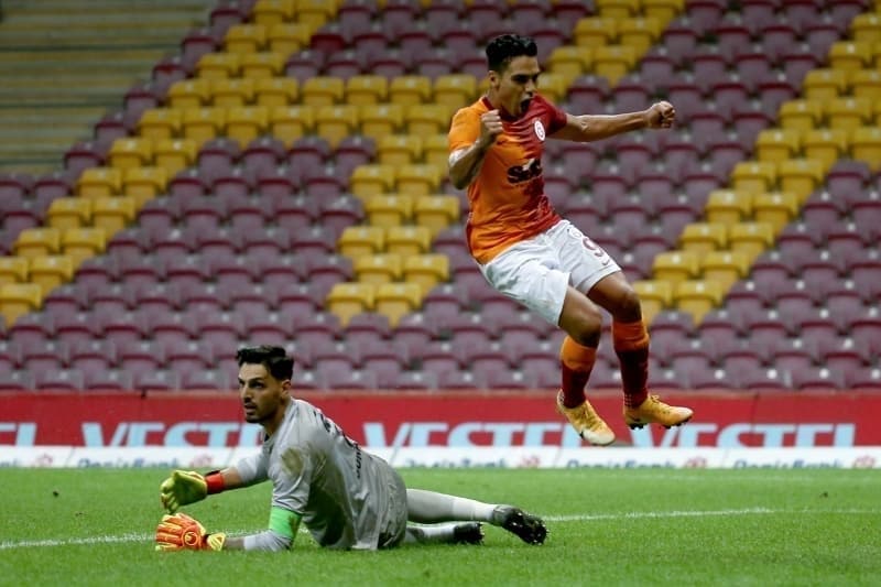 <p>Kar��la�man�n ilk yar�s�ndan g�r�nt�ler...</p>