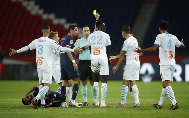 <p>Koronavirüse yakalanan oyuncuları sebebiyle form tutmakta zorlanan PSG'de Neymar, Di Maria gibi isimler sahada yer almasına rağmen mağlubiyeti engelleyemedi.</p>