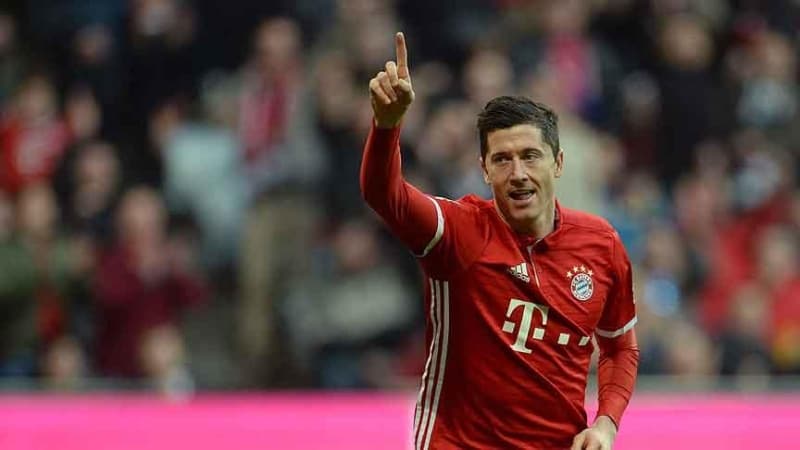 <p>9- Robert Lewandowski (Bayern Münih) 28 milyon dolar</p>