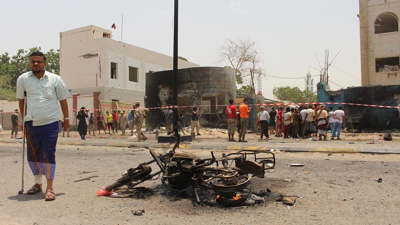 <p class='MsoNormal'>Ülkede Husilerin Sana'yı ele geçirdiği Eylül 2014'te başlayan ve koalisyon güçlerinin Mart 2015'teki operasyonlarıyla şiddetlenen çatışmalar aradan geçen yıllara rağmen devam ediyor. Askeri bir çözüm zaten bulunamıyor, BM'nin siyasi çözüm çabaları ise sonuç vermiyor. Savaşan tarafların kazananı ya da kaybedeni yokken, çatışmaların bedelini en çok siviller ödüyor.</p>