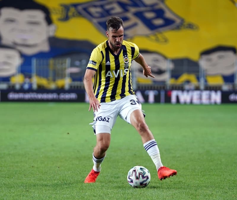 <p>İki futbolcu, ligin ilk haftasında Çaykur Rizespor ile yapılan müsabakanın kadrosunda yer almamıştı.</p>