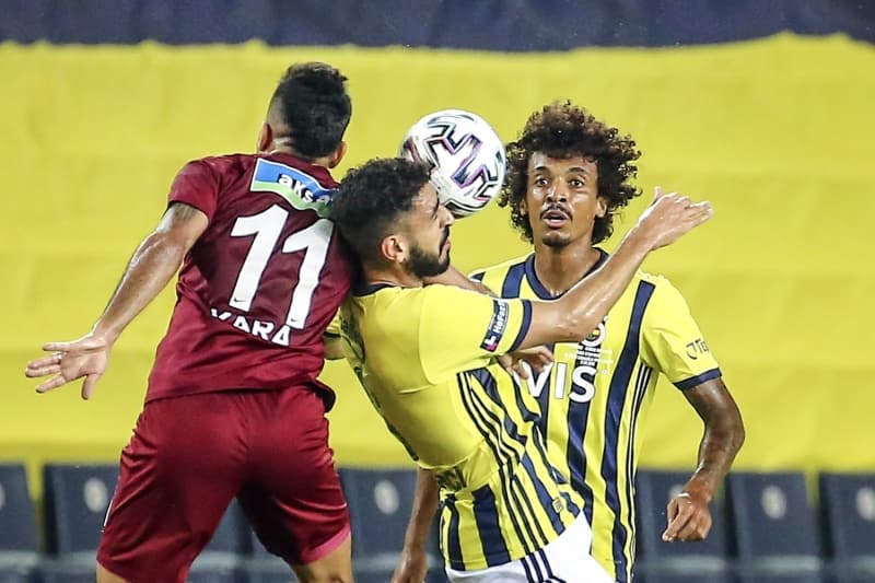 <p>Sarı-lacivertli takım, son olarak şampiyonluğa ulaştığı 2003-2004 sezonunun ilk haftasında sahasında İstanbulspor'a 3-0 mağlup olduğu müsabakada gol sevinci yaşayamamıştı.</p>
