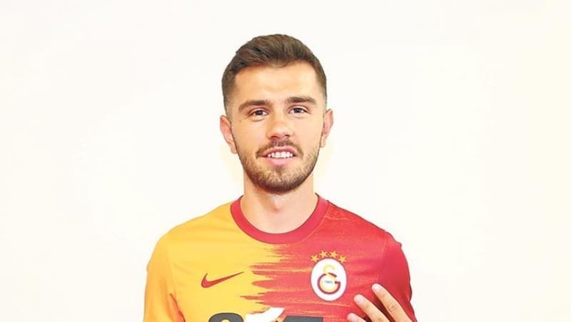 <p>Forvet arkasında oynatılan <b>Emre Kılınç</b>'ın sağa geçme ihtimali var.</p>