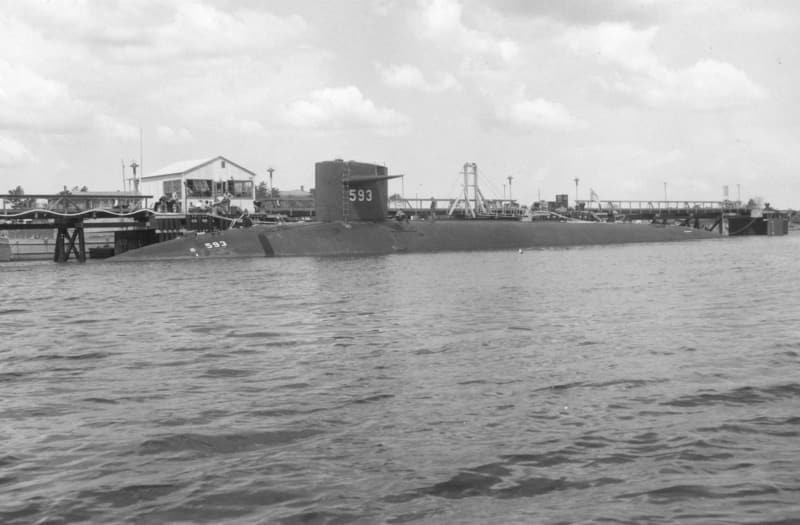 <p><b>Personelden gelen bozuk bir mesaj, mrettebatn nkleer denizaltnn balast tanklarn, yzeye dnmek iin boaltmaya altn bildirdi.</b><br></p>