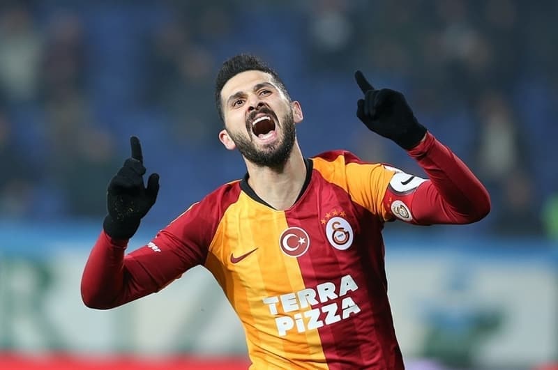 <p><b>EMRE AKBABA FORMA GİYEMEYECEK</b><br></p><p><br></p><p>Galatasaray'da sakatlığı bulunan Emre Akbaba derbide görev yapamayacak.</p>