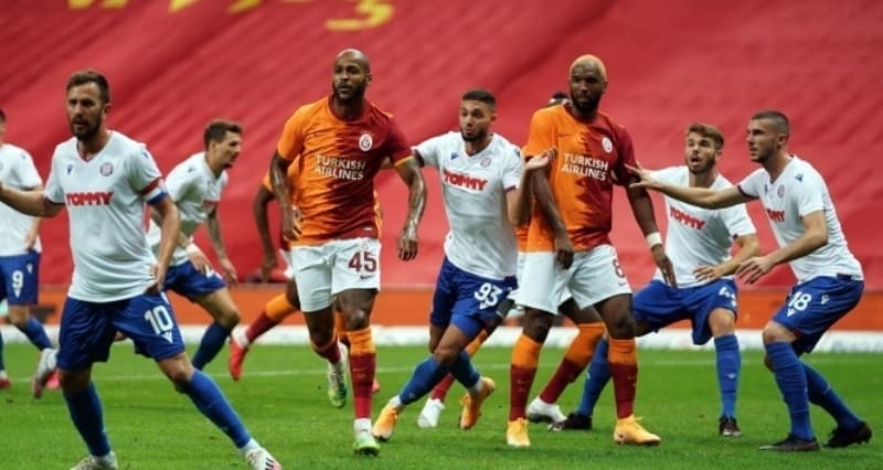 <p>Sarı-kırmızılı ekip, mücadele ettiği UEFA Avrupa Ligi elemesinde ise ikinci turda Azerbaycan'ın Neftçi ekibini 3-1, üçüncü turda da Hırvatistan temsilcisi Hajduk Split'i 2-0 yendi.</p>