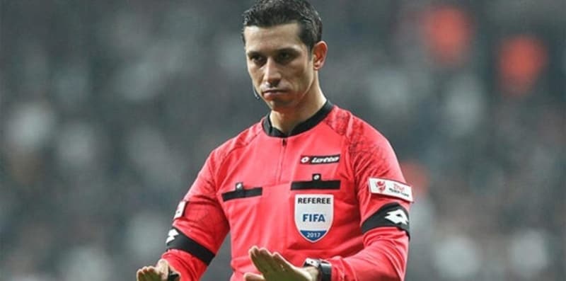 <p>Saat 19.00'da başlayacak derbiyi hakem Ali Palabıyık yönetecek. Palabıyık'ın yardımcılıklarını Serkan Olguncan ve Mehmet Cem Satman yapacak. Karşılaşma beIN Sports HD 1 kanalından canlı yayımlayacak.</p>