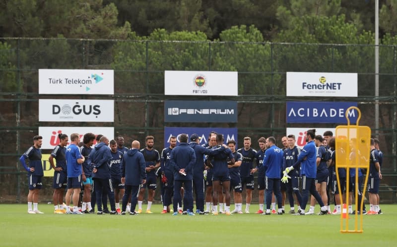 <p>Transferlere 5 Ekim’e kadar devam edecek sarı-lacivertlilerde bazı isimlerin de takımdan ayrılması gerekiyor. </p>