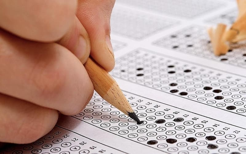 <p>ğ. Cevap anahtarında hata olması ve bu hususun Merkez Sınav Kurulu kararı ile belirlenmesi sonucunda, soru/sorular iptal edilmeyecek, soru/soruların doğru seçenekleri dikkate alınmak suretiyle değerlendirmeye bu soru/sorular dâhil edilecektir.</p>