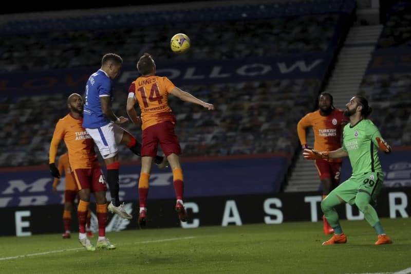 <p>Galatasaray Ibrox'ta oynanan maçta yediği ilk golün şokunu atlatamadan ikinci golü de kalesinde gördü. Tavernier 59. dakikada umutları tüketen ikinci golü kaydetti.</p>