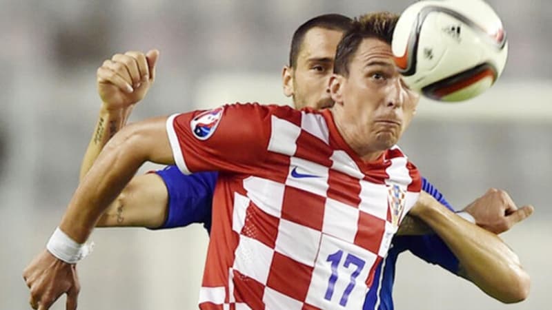 <p>Burak Yılmaz'ın ayrılığı ardından golcü arayışlarında bulunan Beşiktaş'ın da Mandzukic için girişimlerde bulunduğu duyurulmuştu.</p>